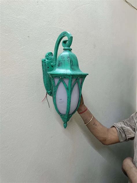 Aluminium WL No 140 Decorative Wall Light Stores Super Markets 9 W