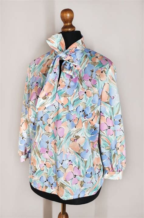 Vintage Pussy Bow Blouse In Pastel Colors Floral Wom Gem