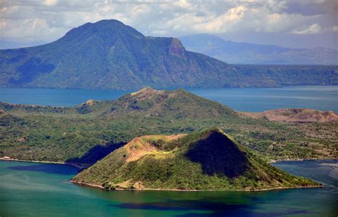 Volcán Taal En Filipinas 2023