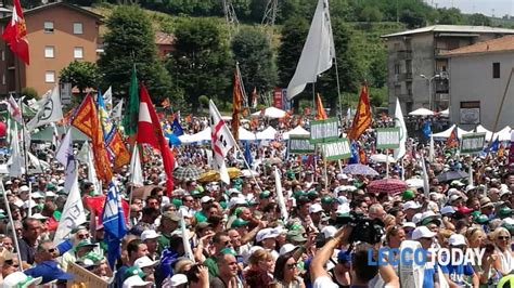 Un Mare Verde Blu Da Tutta Italia A Pontida Per La Lega Salvini