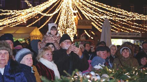 Delmagyar Lobog Az Els Gyertya L Ngja A Szegedi Adventi V S Rban Is