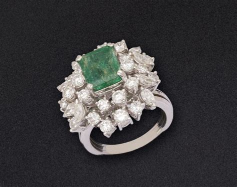 Anillo De Oro Con Esmeralda Y Diamantes