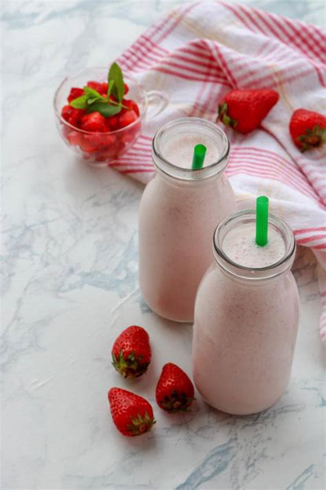 Keto Strawberry Cheesecake Smoothie BEST Low Carb Keto Strawberry