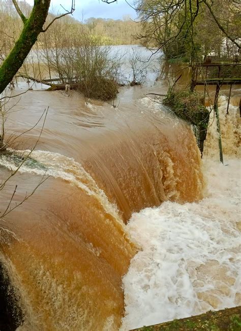 SUR LES RIVIÈRES DE LA VALLÉE DU TON UNE MUTUALISATION ET DES