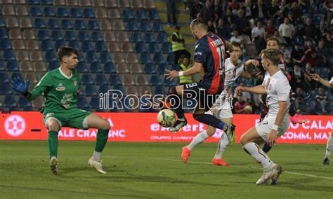 CrotoneFoggia 2 2 Il Crotone Stecca Il Foggia Rimane Imbattuto