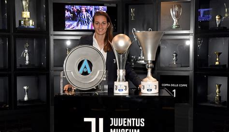 Gallery | Juventus Women deliver trophies to Museum - Juventus