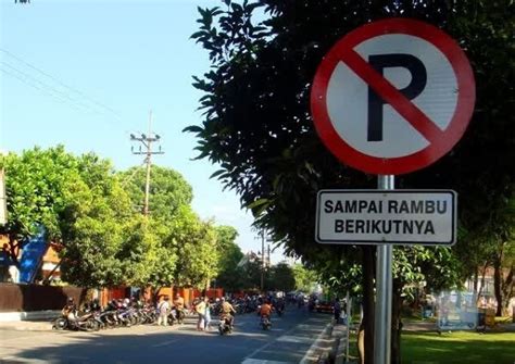 Ada Rambu Dilarang Parkir Tapi Tetap Kutip Parkir Dan Pakai Karcis Lagi