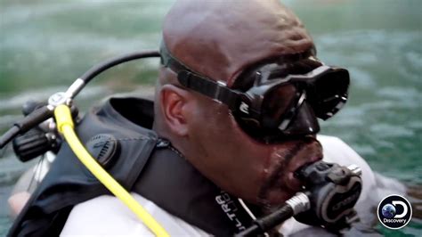 Shaq's First-Ever Shark Encounter | Shaq Does Shark Week - YouTube