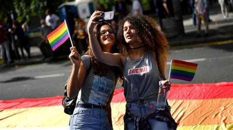 Photos Serbia Holds Lgbt March In Belgrade First Openly Gay Pm Joins