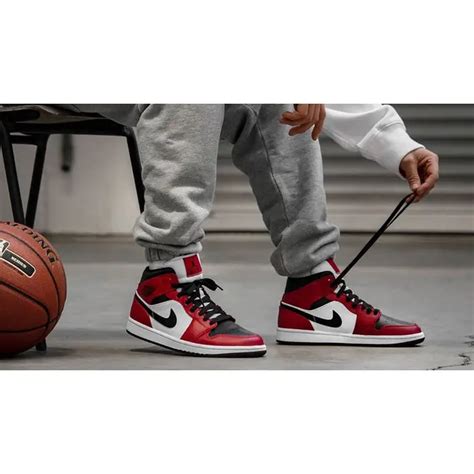 Jordan 1 Mid Chicago Black Toe | Where To Buy | 554724-069 | The Sole ...