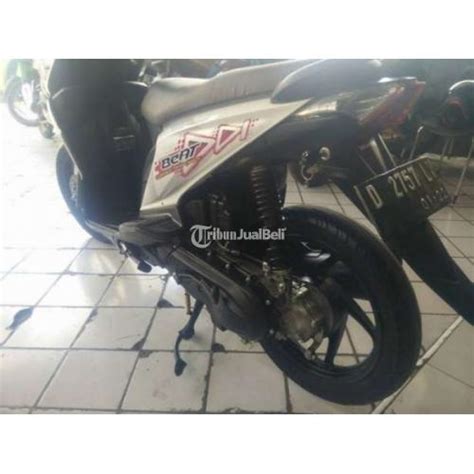 Motor Honda Murah Beat Karbu Putih Tahun 2012 Matic Seken Normal