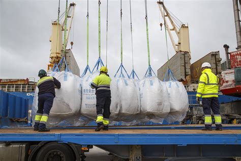 Los Graneles Impulsan El Tráfico Portuario Del Puerto De Cádiz En El