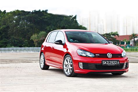 Volkswagen Golf GTI Edition 35 Delivers 35 Degree Heat Torque