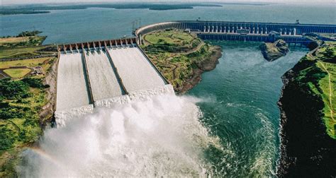 Usina de Itaipu Usina de itaipu Usina hidrelétrica Brasil e paraguai