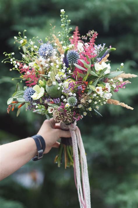 Wald und Wiesen Brautstrauß mit Disteln Schleierkraut Blumenstrauß