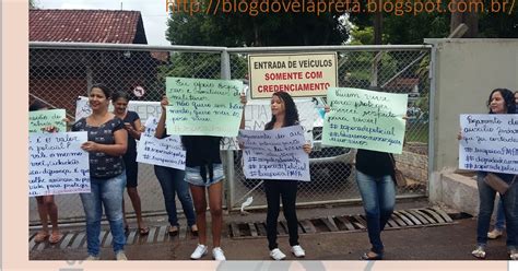 Blog Do Vela Preta Mulheres De Policiais Fazem Protesto No Quartel Da