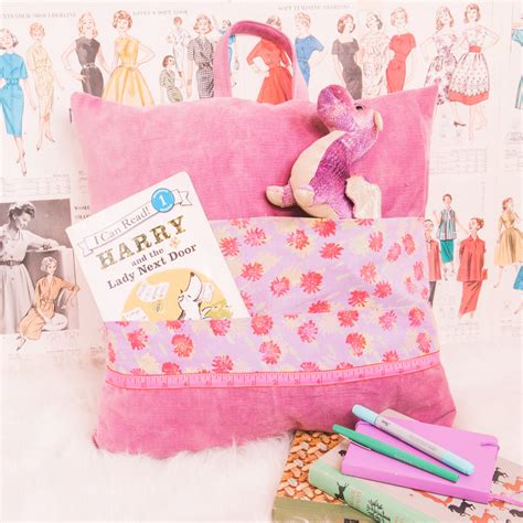 Make a reader happy with this DIY reading pillow [free book pillow ...