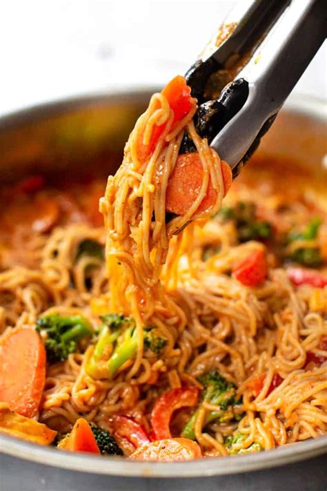 30-Minute Vegan Red Curry Noodle Bowls - Simply Quinoa