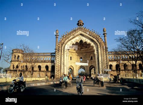 Rumi darwaza lucknow india hi-res stock photography and images - Alamy