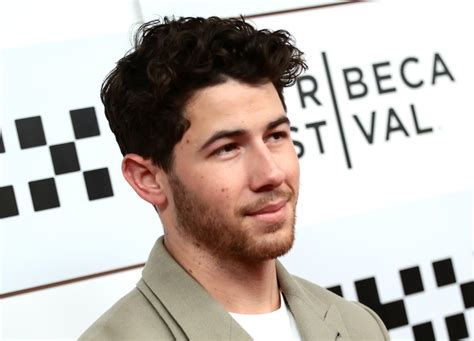 Nick Jonas Leaves Stage During Jonas Brothers Concert After Laser