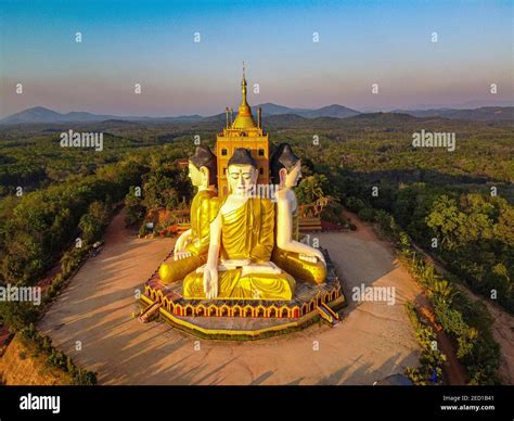 Sitting Buddhas Hi Res Stock Photography And Images Alamy