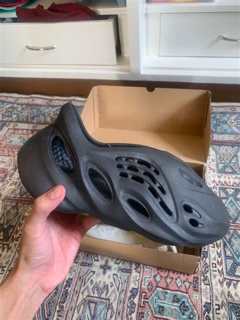 Yeezy Foam Runner Onyx (YZY FOAM RNR), Men's Fashion, Footwear ...