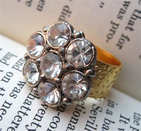 Sparkling Vintage Rhinestone Ring