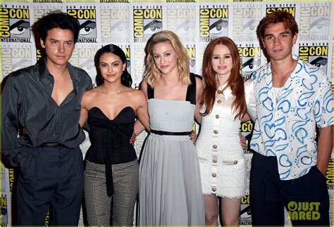 Riverdale Cast Tease Season 4 At San Diego Comic Con Photo 4325034