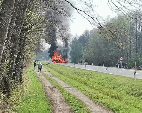 FOTO Zapeljal na nasproten pas trčil v cisterno in umrl v plamenih