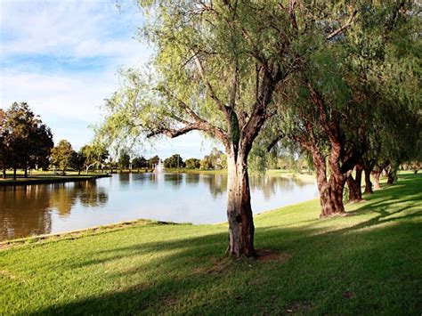 Lake Forbes Nsw Holidays And Accommodation Things To Do Attractions