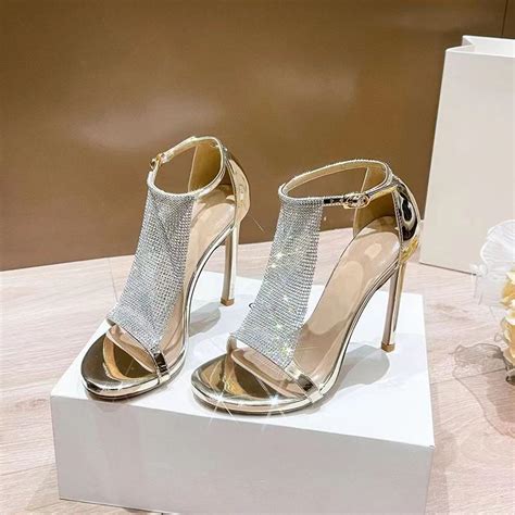 Sexy T Strap Rhinestone Sandálias Stiletto All Match 2023 Summer New