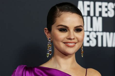 Selena Gomez Opens Up About Lupus Medication and Weight Gain | Neuhoff ...