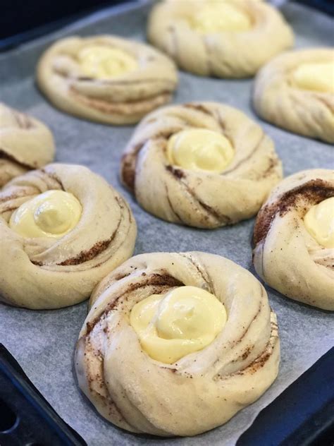 Kanelknuter Med Vaniljekrem Kajagun