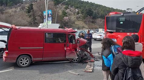 Ankara da feci kaza Belediye otobüsü duraktan yolcu alıyordu Arkadan