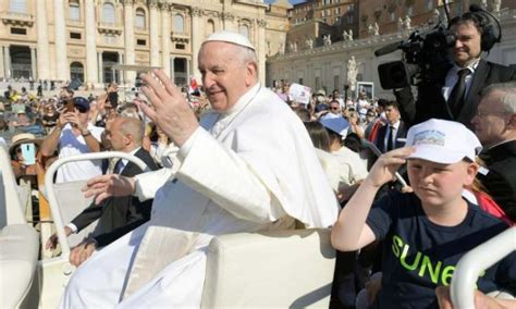 Papa ironia sulle proprie condizioni di salute Gesù a Pietro Dillo