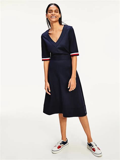 Robe Moulante Et évasée Col V Bleu Tommy Hilfiger