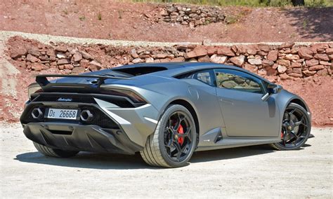 2023 Lamborghini Huracan - The Digital Tech