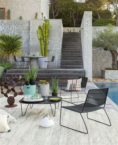 A Modern Garden Furniture for the Summer