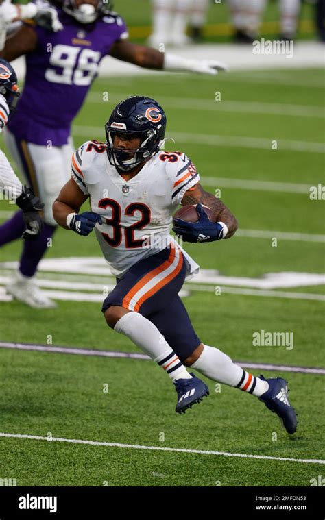 Chicago Bears Running Back David Montgomery 32 Runs The Ball Against