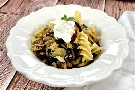 Fusilloni Melanzane Menta E Stracciatella Moltofood