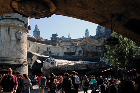 Walt Disney World brings Star Wars Galaxy’s Edge to life in theme park ...