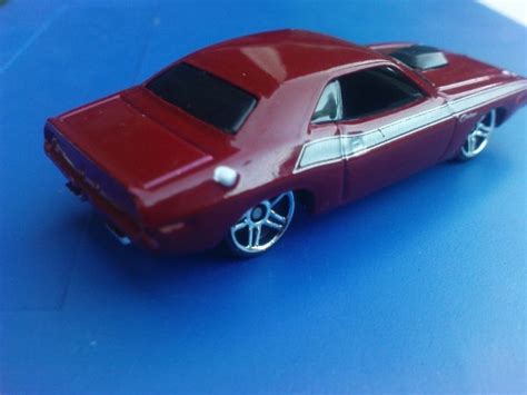 Hot Wheels 70 Dodge Challenger Hemi