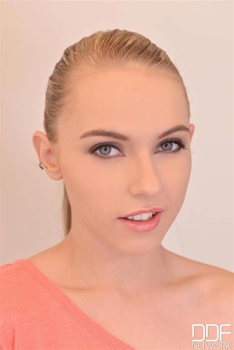 Chloe Toy Plays With Her Pink Pussy In A Bathtub Porn Pictures XXX Photos Sex Images 2996302