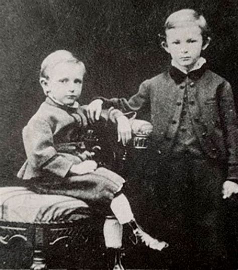 Erich Erler Links Sitzend Und Fritz Erler Rechts Stehend Um 1873 In