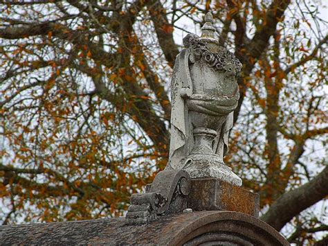 Free picture: cemetery, statues, vases