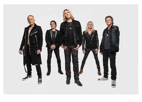 Def Leppard Repite Escenario En Bogot Junto Con La M Tica Banda M Tley