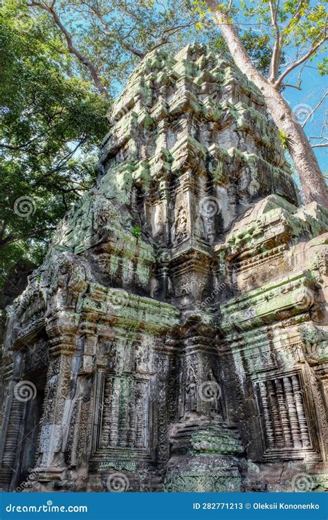 La Torre De Piedra En Ruinas Del Complejo Del Templo Ta Prohm En El