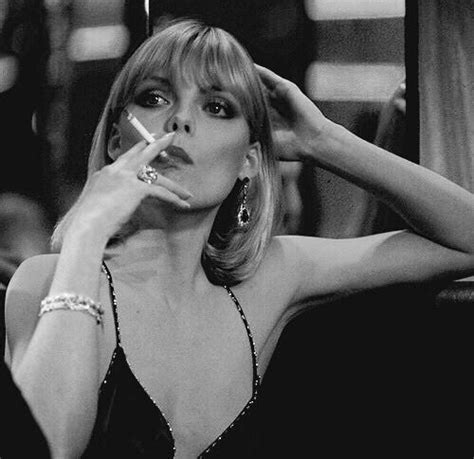 Pin By Trish On Femme Fatale Michelle Pfeiffer Scarface Scarface