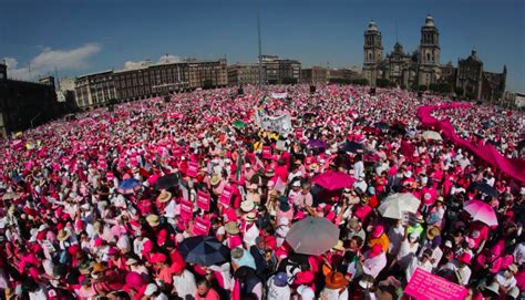 Multitudinaria Concentraci N En El Z Calo En Defensa Del Ine