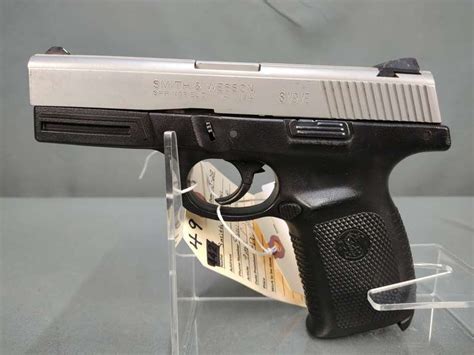 Smith And Wesson Sw9ve Semi Automatic 9mm Pistol W 1 Magazine Gavel Roads Online Auctions